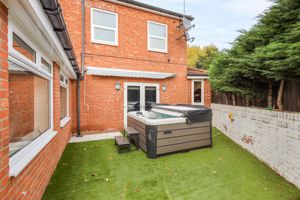 Photo 25- click for photo gallery